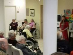 Spectacle de nos 5èmes dans les maisons de retraite, le 13 janvier dernier...